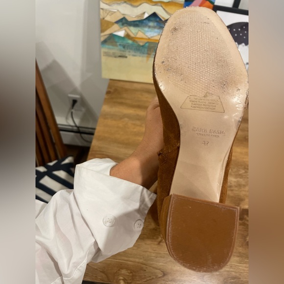 Heeled leather knee high boots - Picture 6 of 7